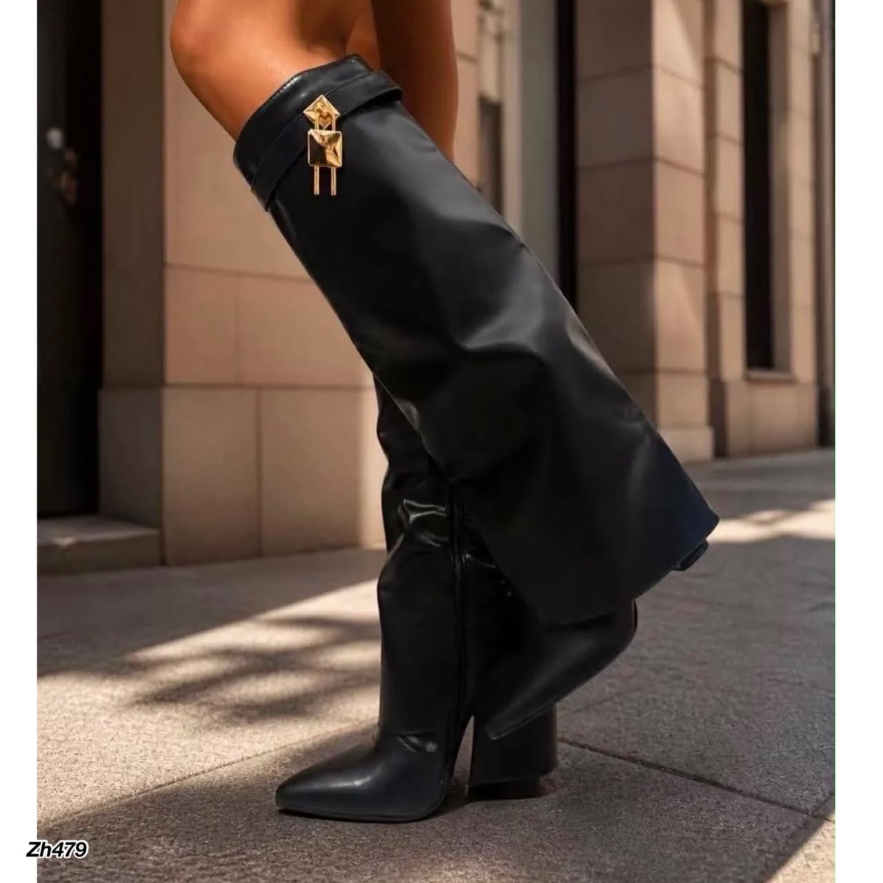 Bota caña alta negro doblez detalle dorado tacon 11cm K0010 C-152